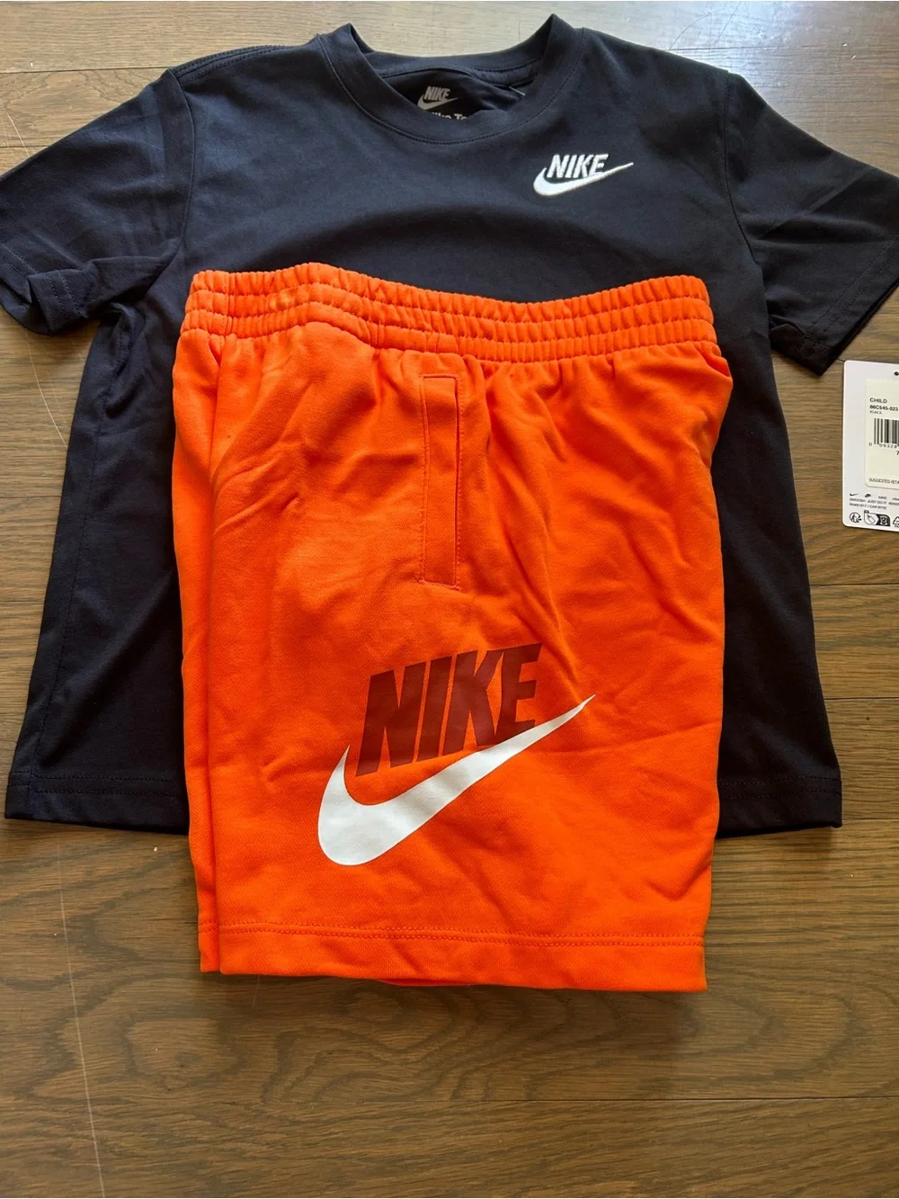NWT Nike Boys Set size 7